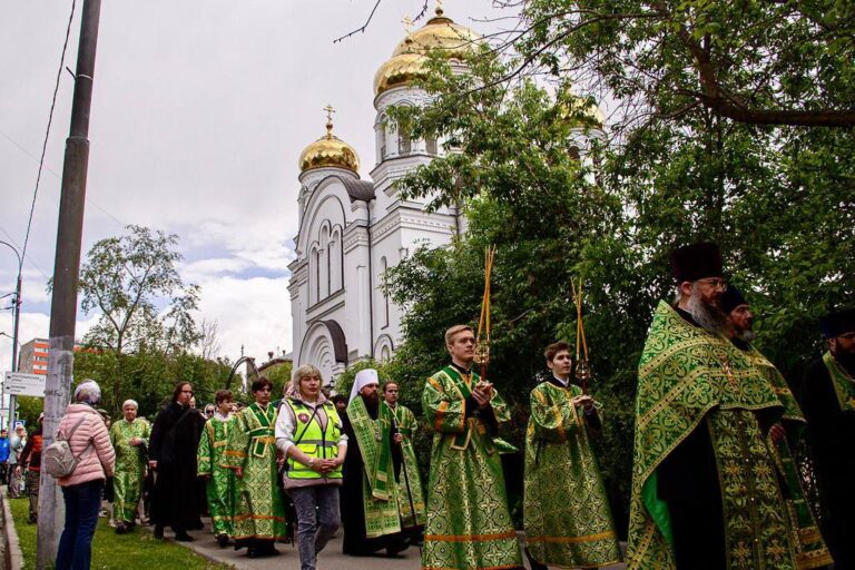 Общевикариатский крестный ход состоялся в день Святой Троицы